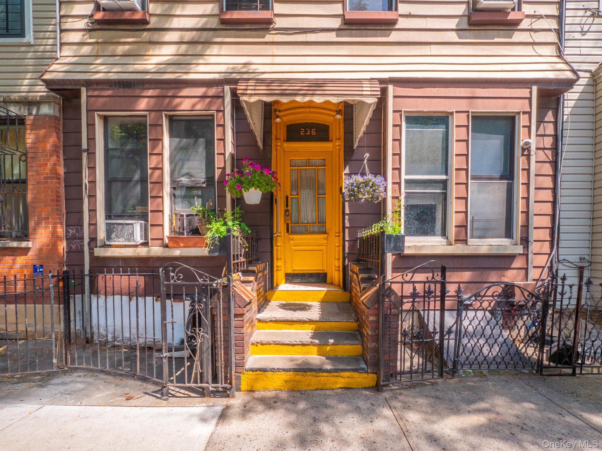 236 Suydam Street thumbnail 3