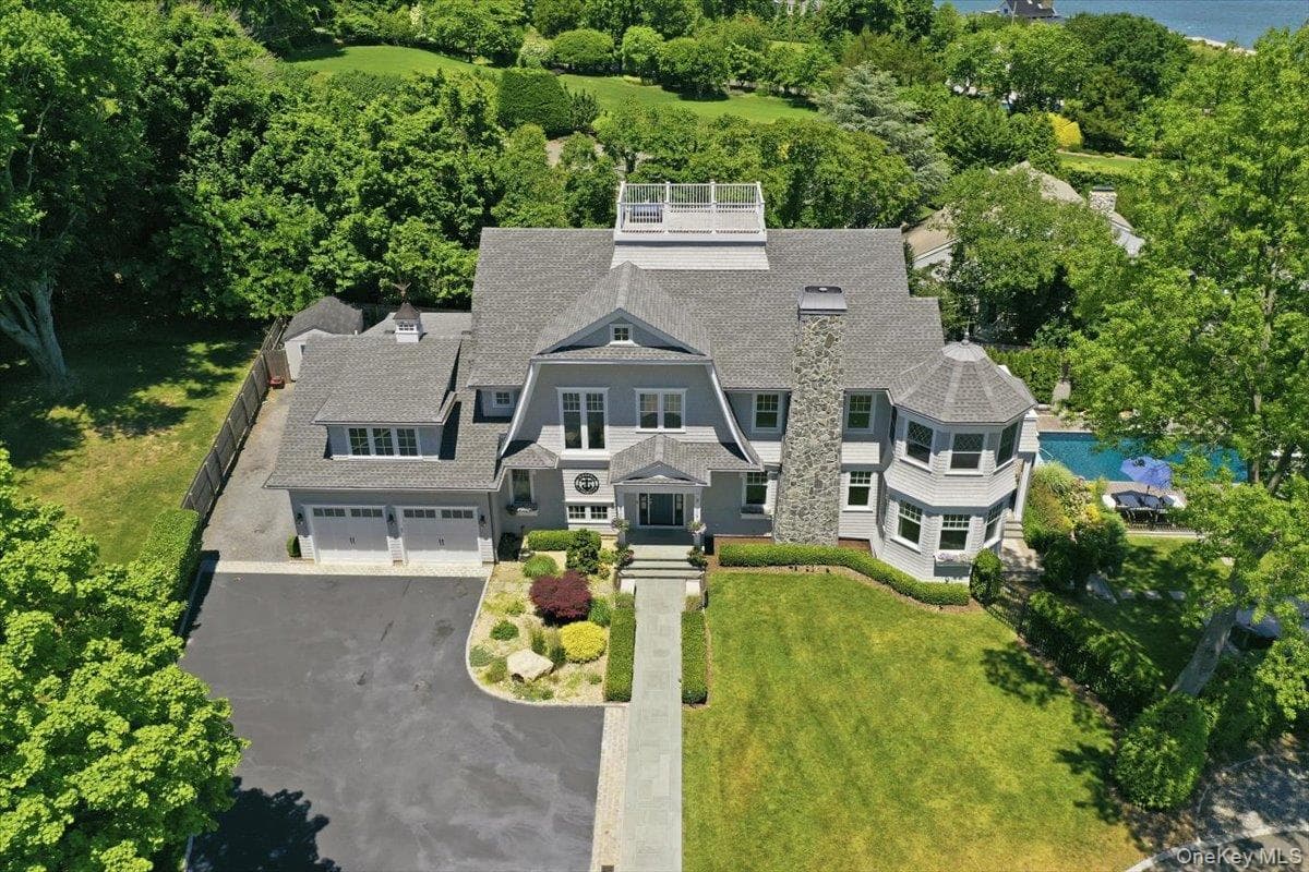 7 Preston Lane, East Setauket
