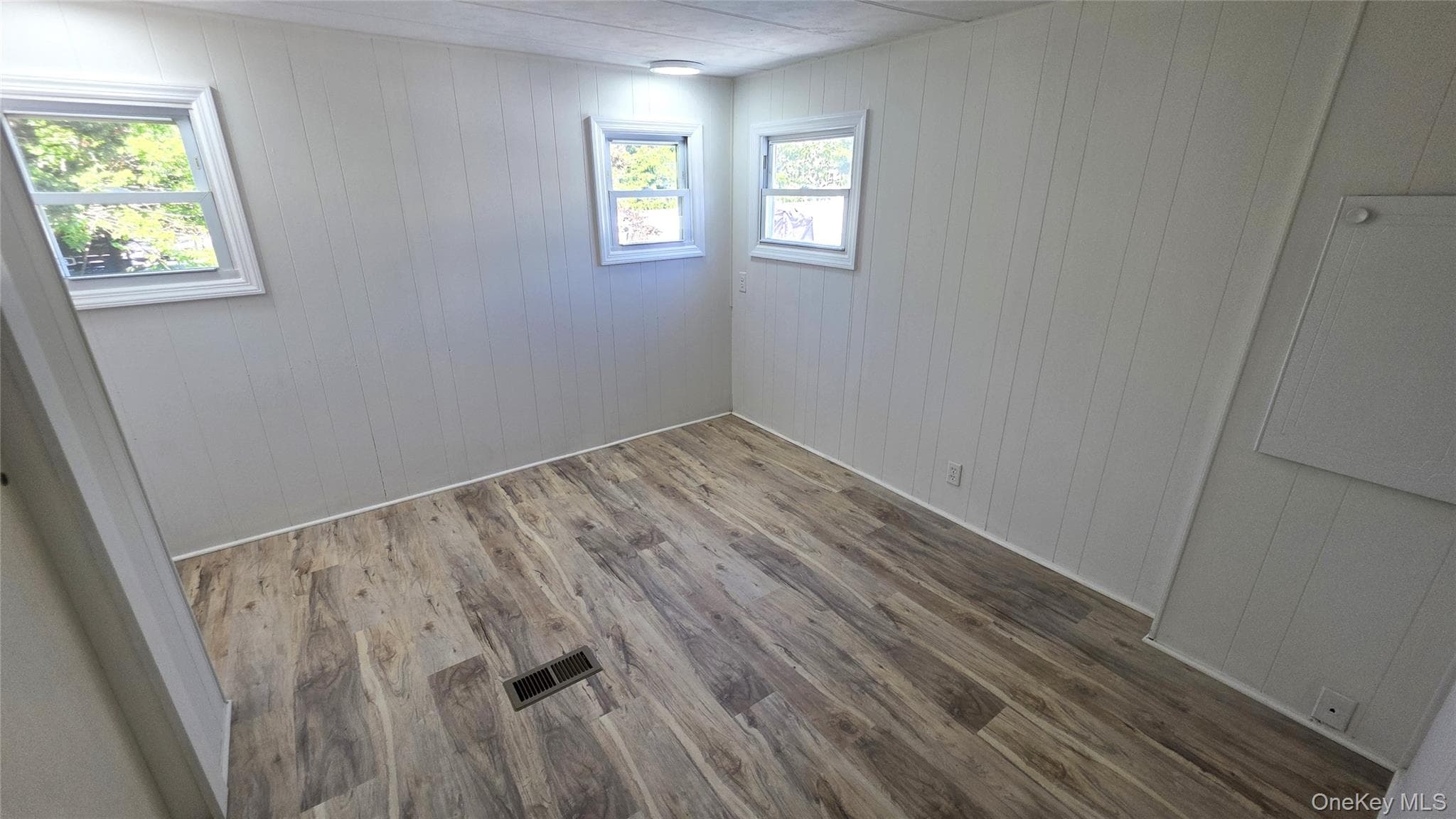 58 Betsy Ross Drive thumbnail 14