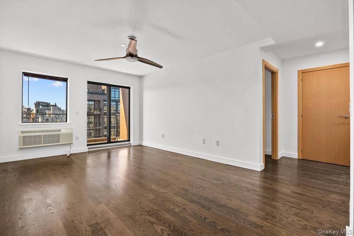 3135 31st Street Unit: 605 thumbnail 6