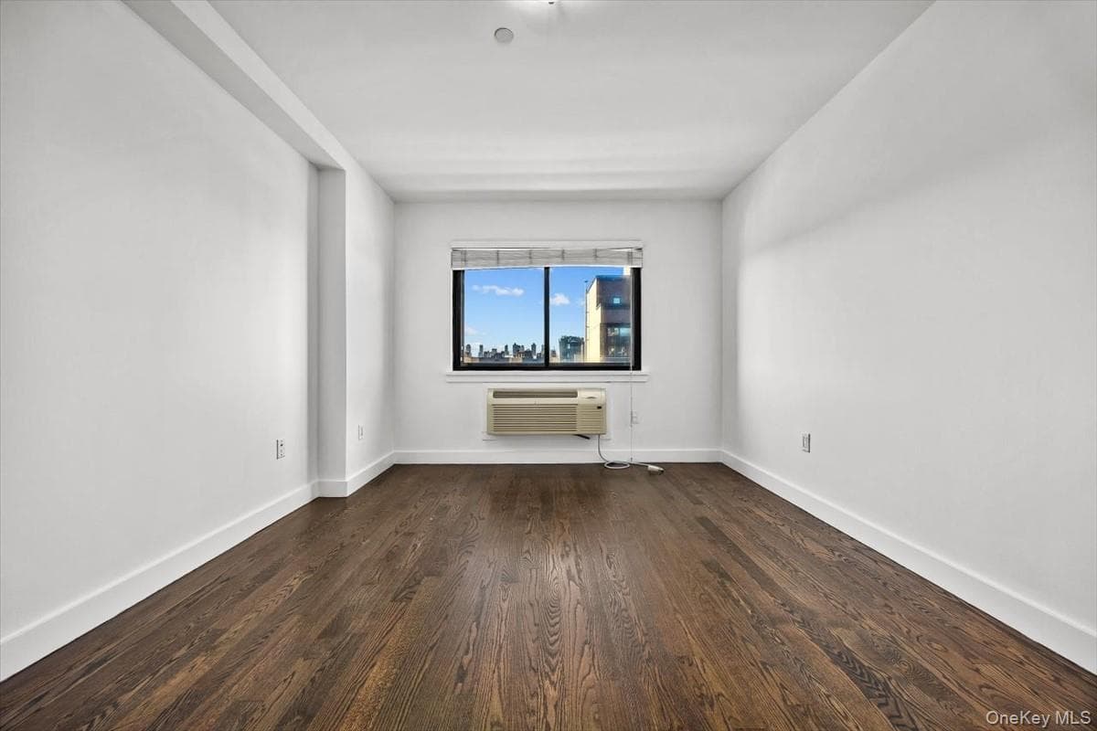 3135 31st Street Unit: 605 thumbnail 11