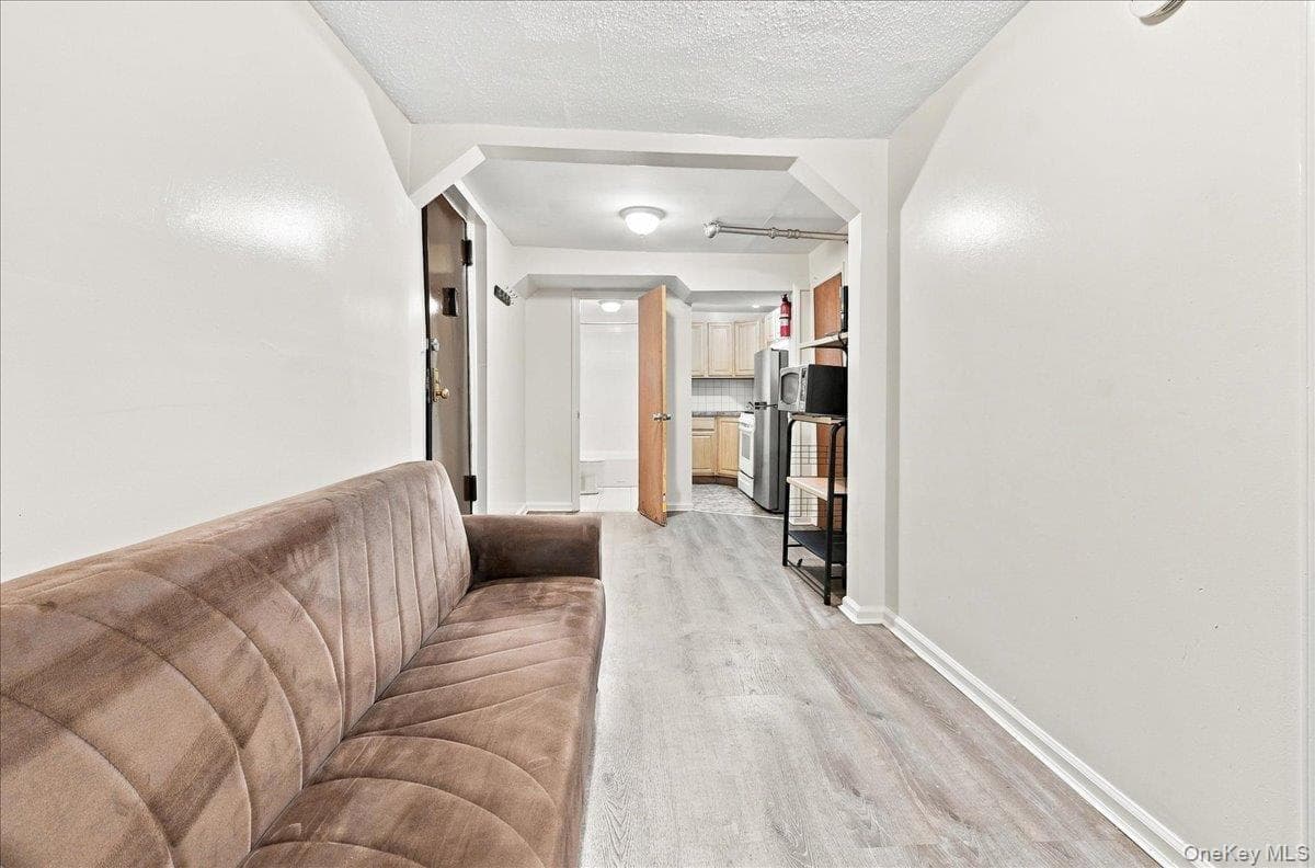 1022 E 219th Street thumbnail 19