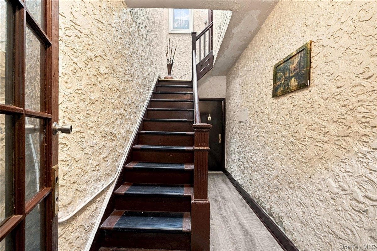 1022 E 219th Street thumbnail 13
