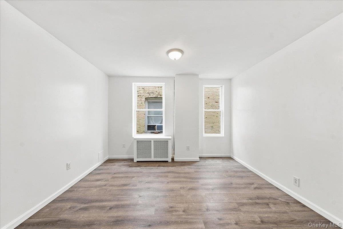 1022 E 219th Street thumbnail 11