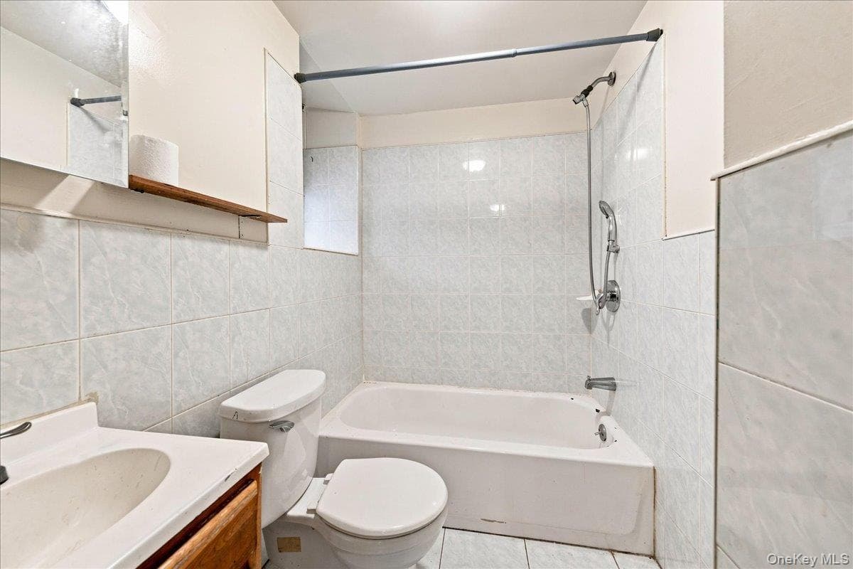 1022 E 219th Street thumbnail 18