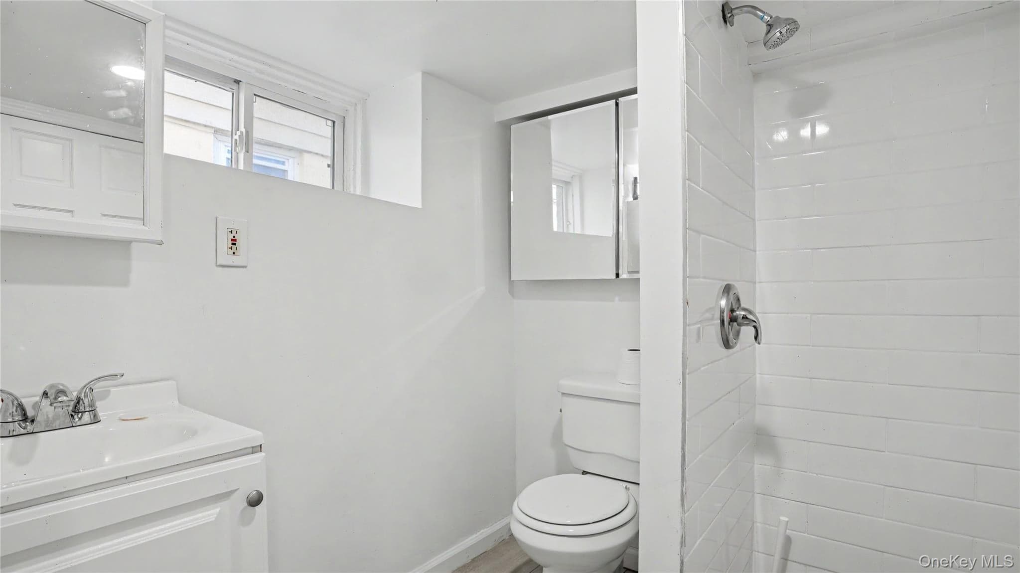 2977 Harding Avenue thumbnail 15