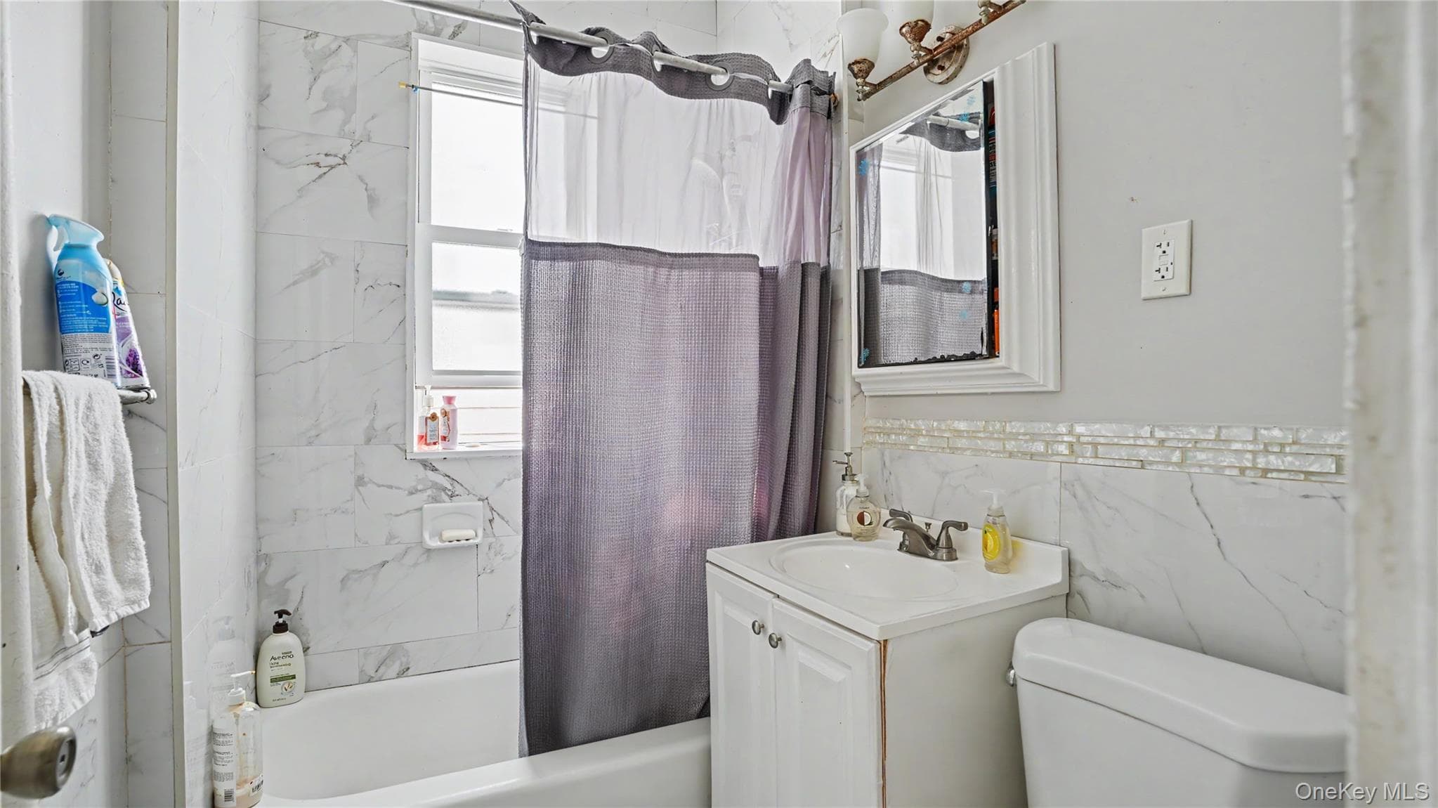 2977 Harding Avenue thumbnail 12