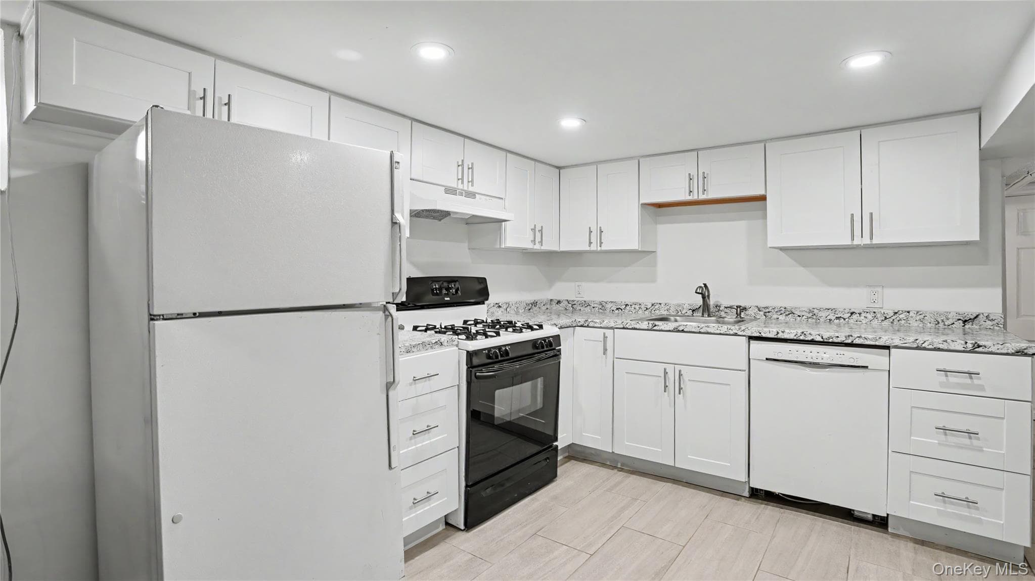 2977 Harding Avenue thumbnail 11
