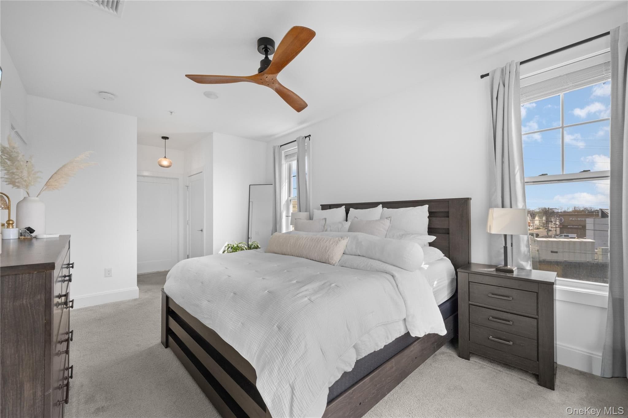228 Marina Pointe Drive thumbnail 4