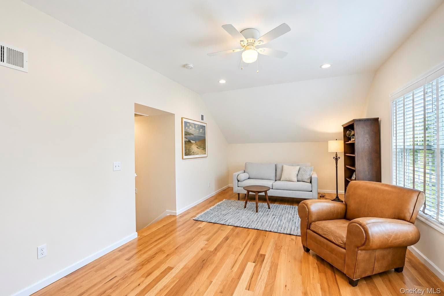 77 Maple Wood Lane thumbnail 19