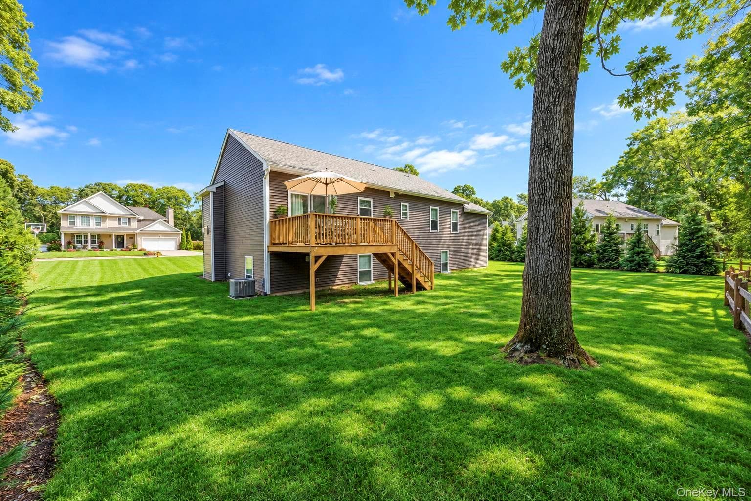 77 Maple Wood Lane thumbnail 4