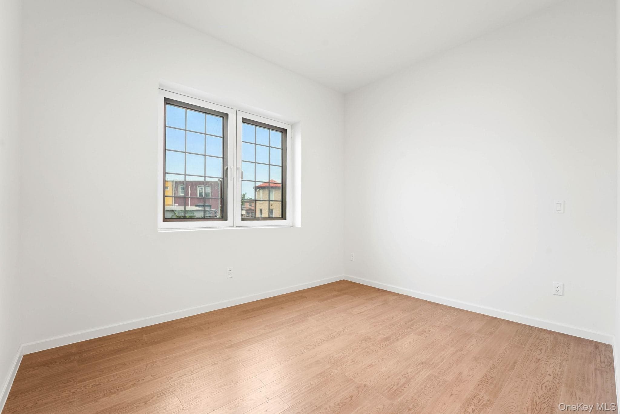 15033 Hawtree Street thumbnail 11