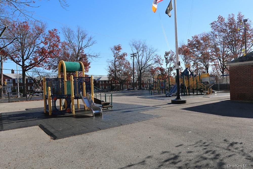 71-11 252 Street Unit: 195B thumbnail 22