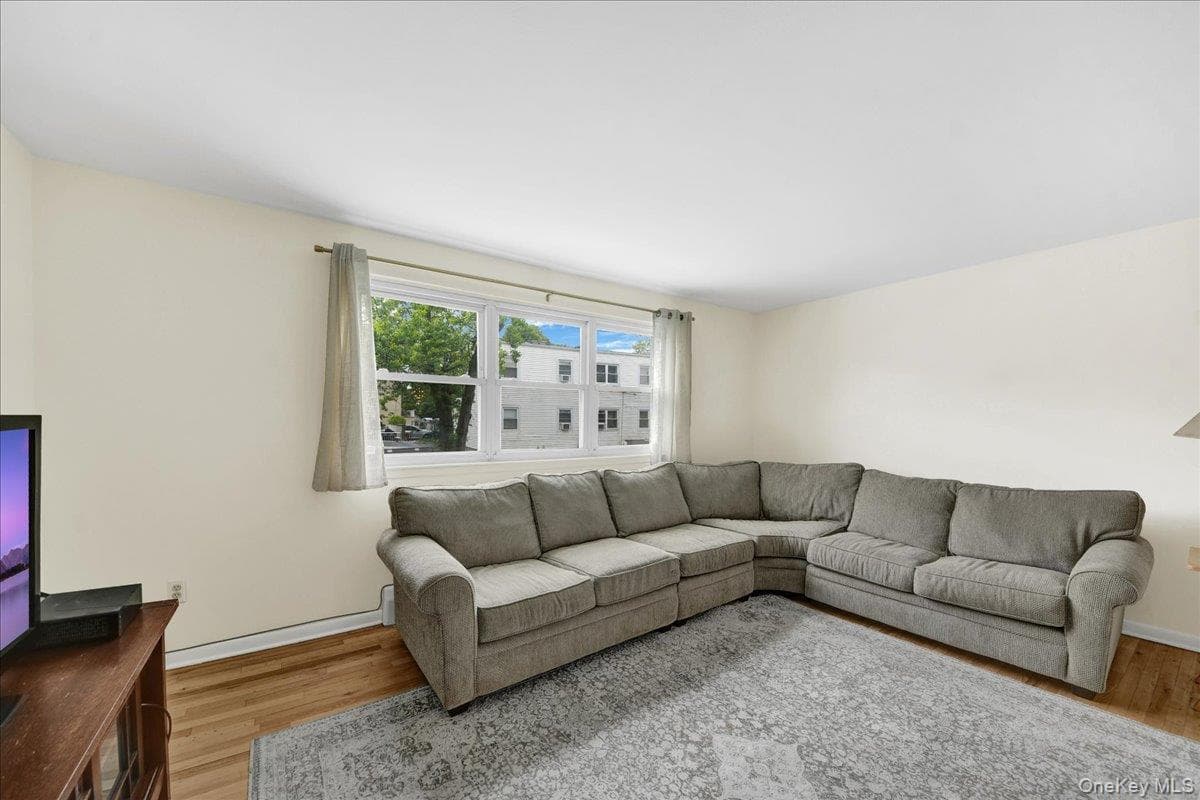 2810 Harding Avenue thumbnail 10