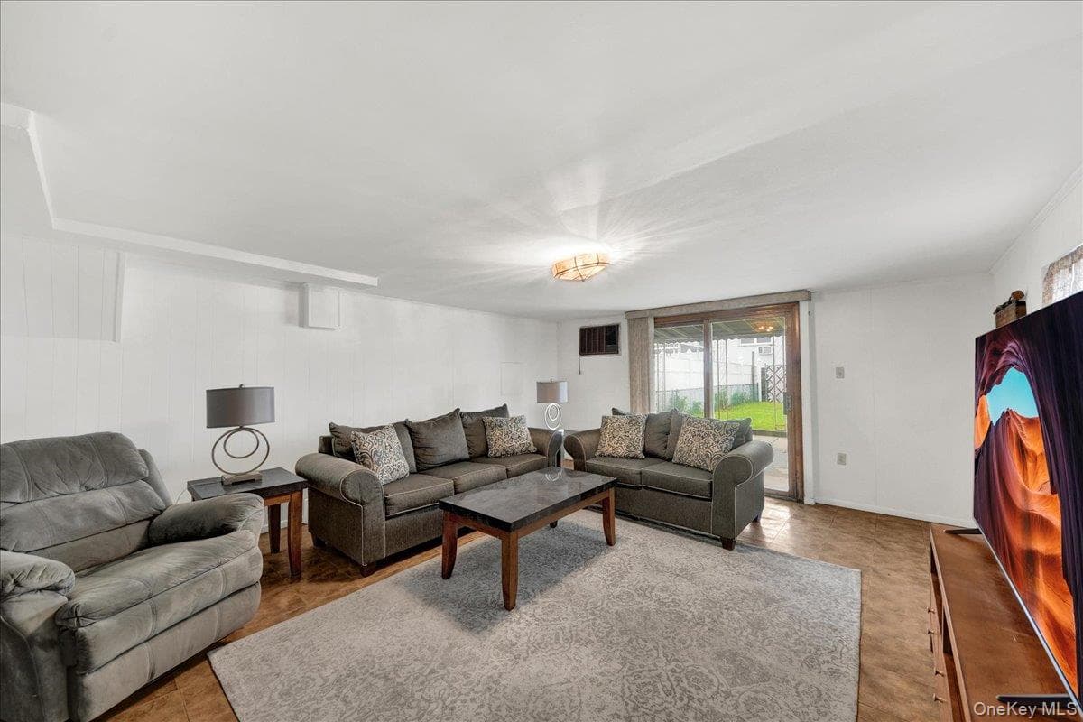 2810 Harding Avenue thumbnail 20