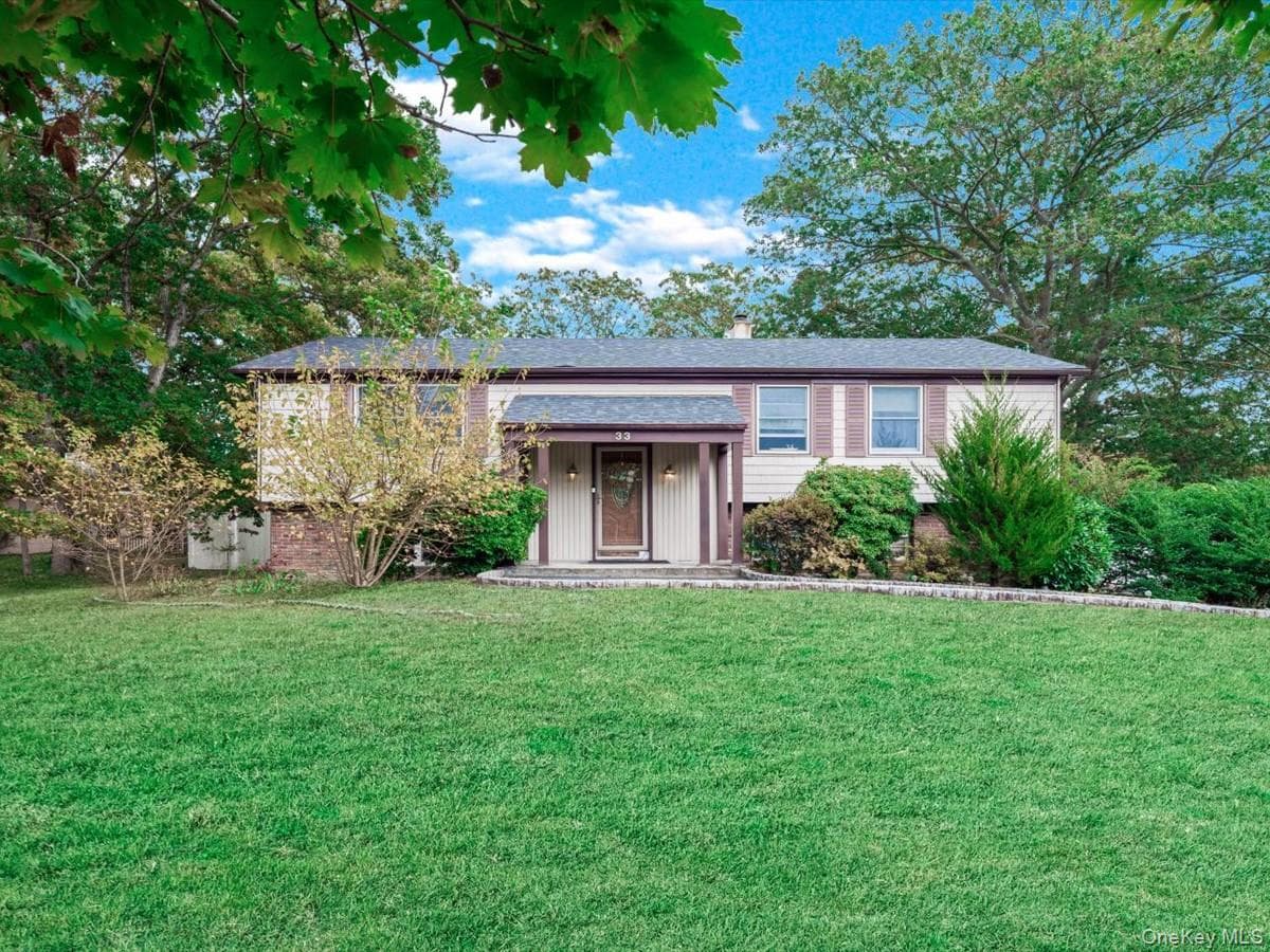 33 Winside Lane photo 1