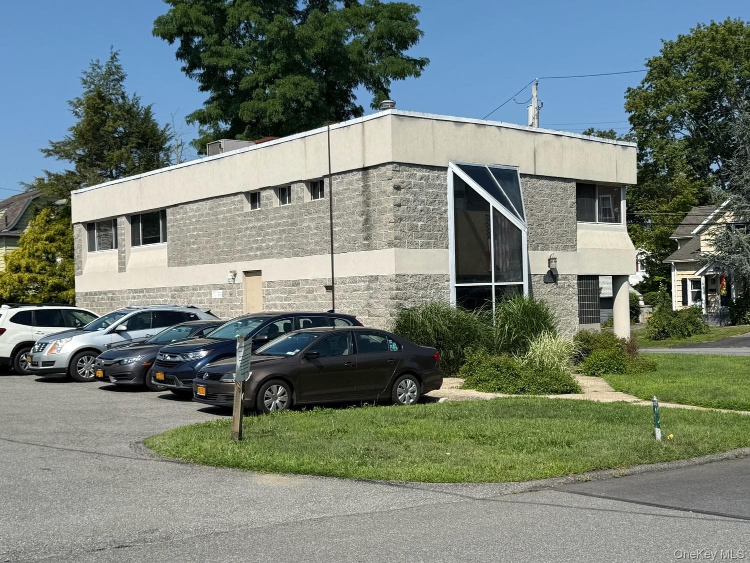 6 Lincoln Avenue thumbnail 2