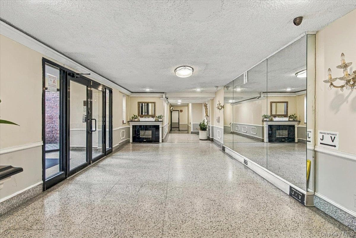 3815 149th Street Unit: 4L thumbnail 3