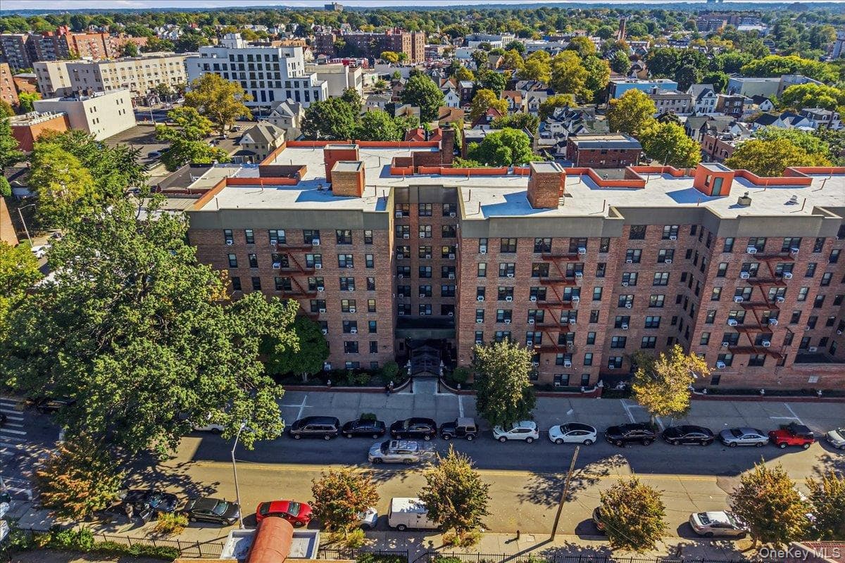 3815 149th Street Unit: 4L thumbnail 2
