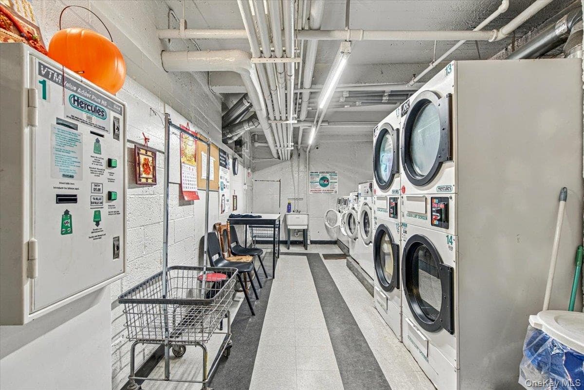 3815 149th Street Unit: 4L thumbnail 21