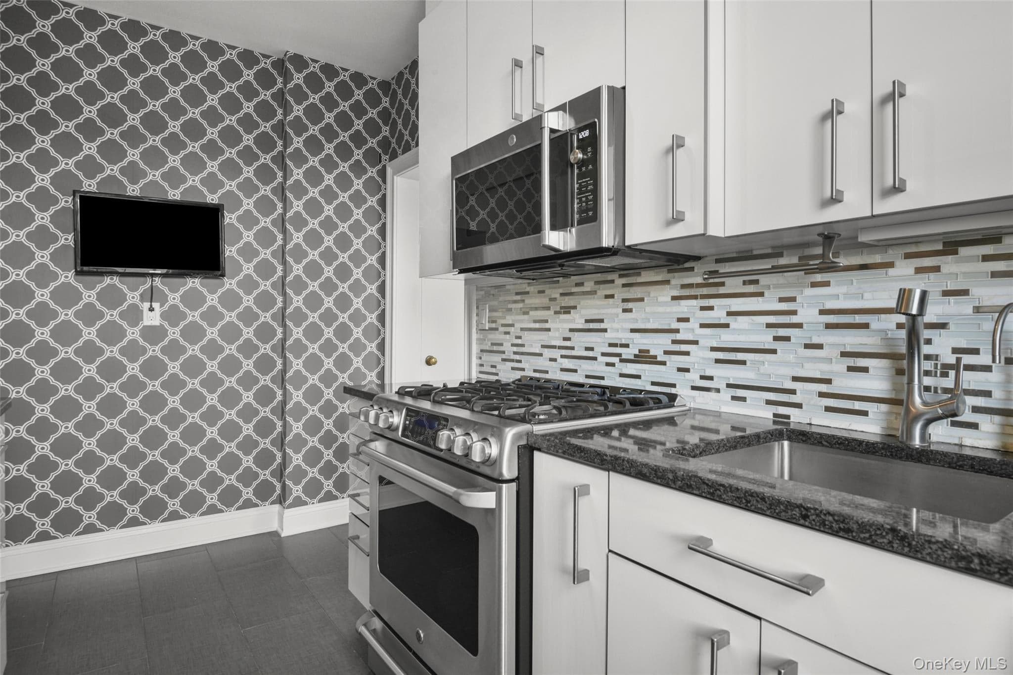 16 N Chatsworth Avenue Unit: 712 thumbnail 11