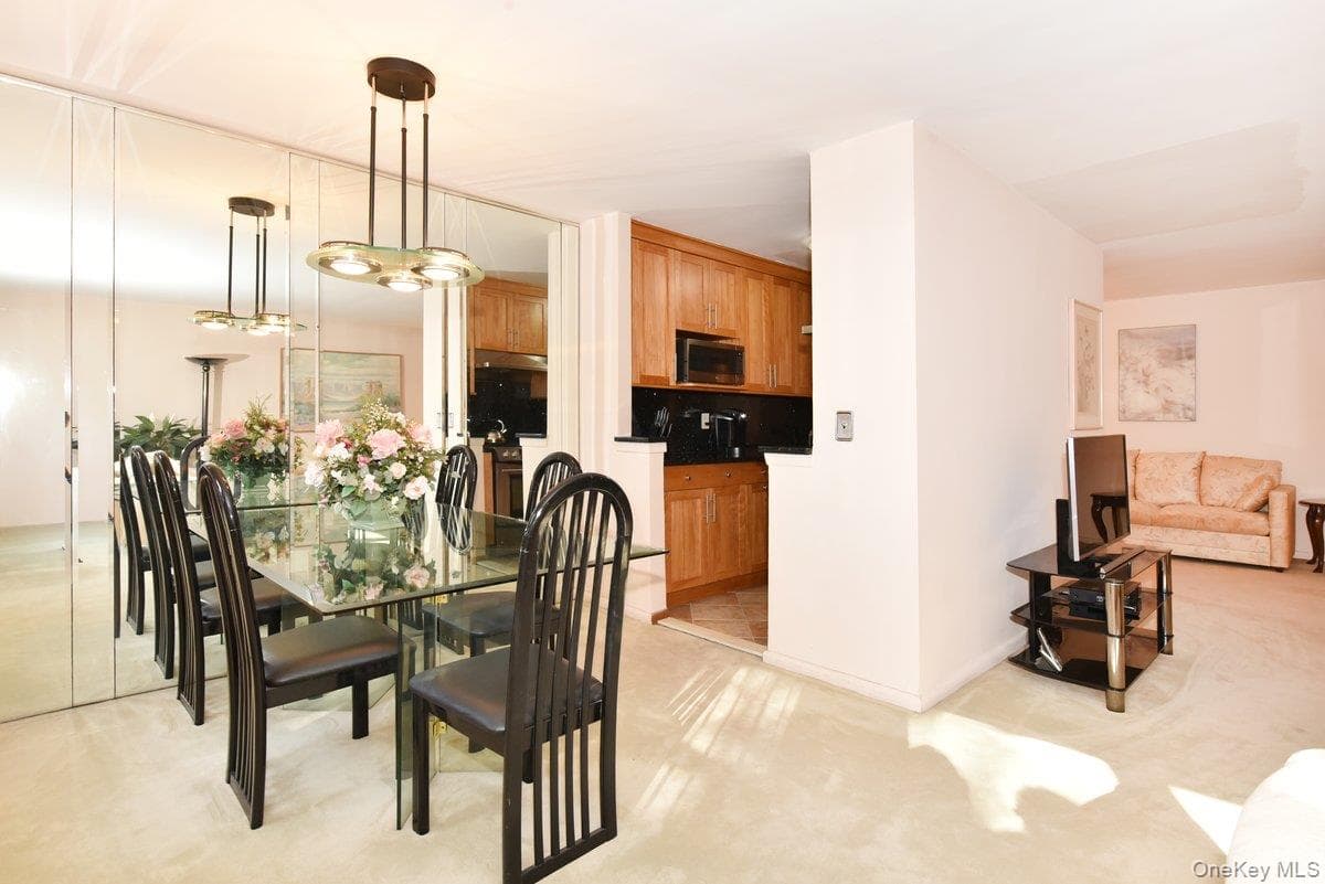 6 Birchwood Court Unit: 3F thumbnail 6