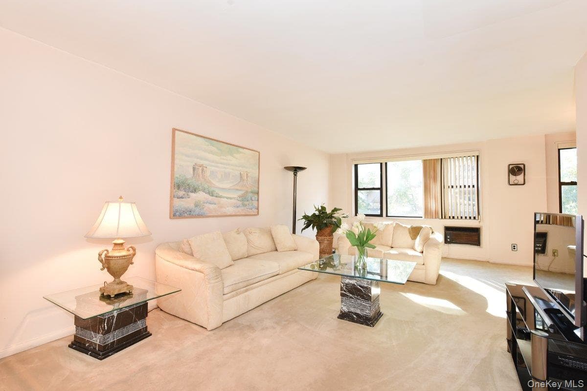 6 Birchwood Court Unit: 3F thumbnail 2