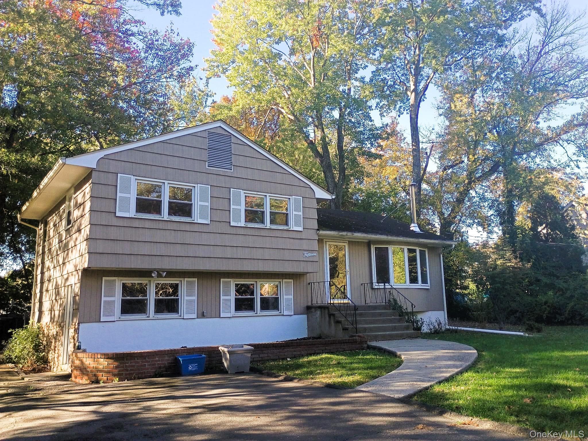 15 Oak Road, New City
