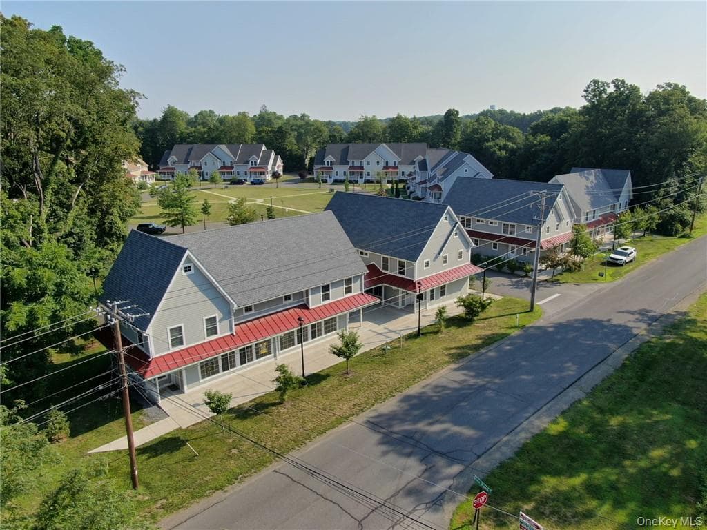 33 Firehouse Lane thumbnail 3
