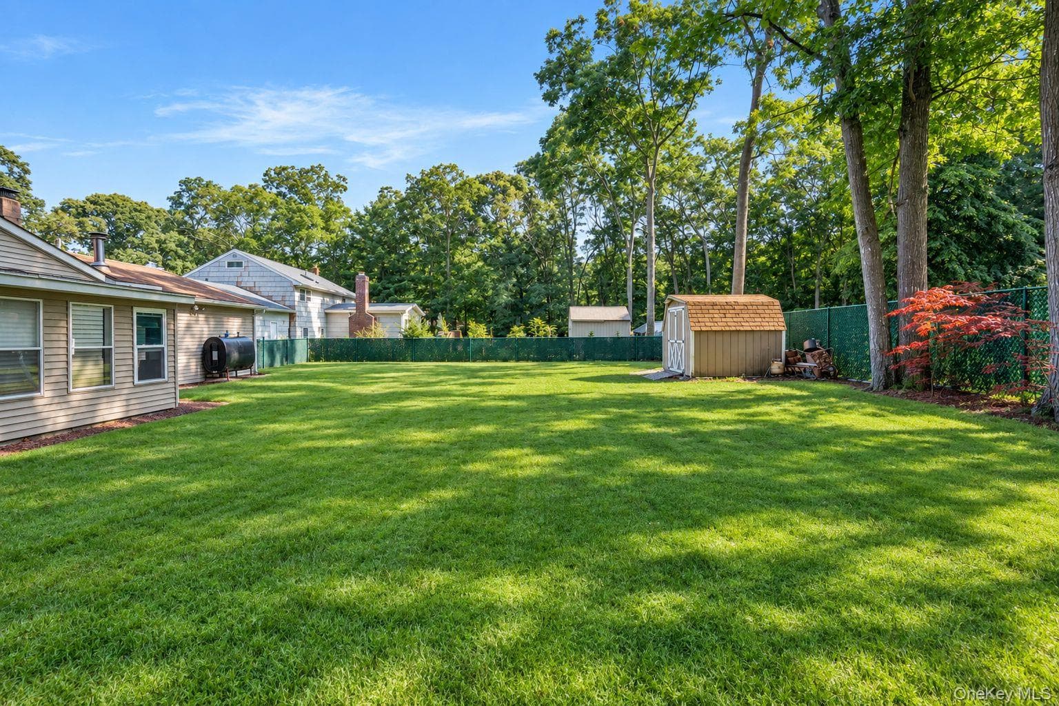 28 Yaphank Avenue thumbnail 15