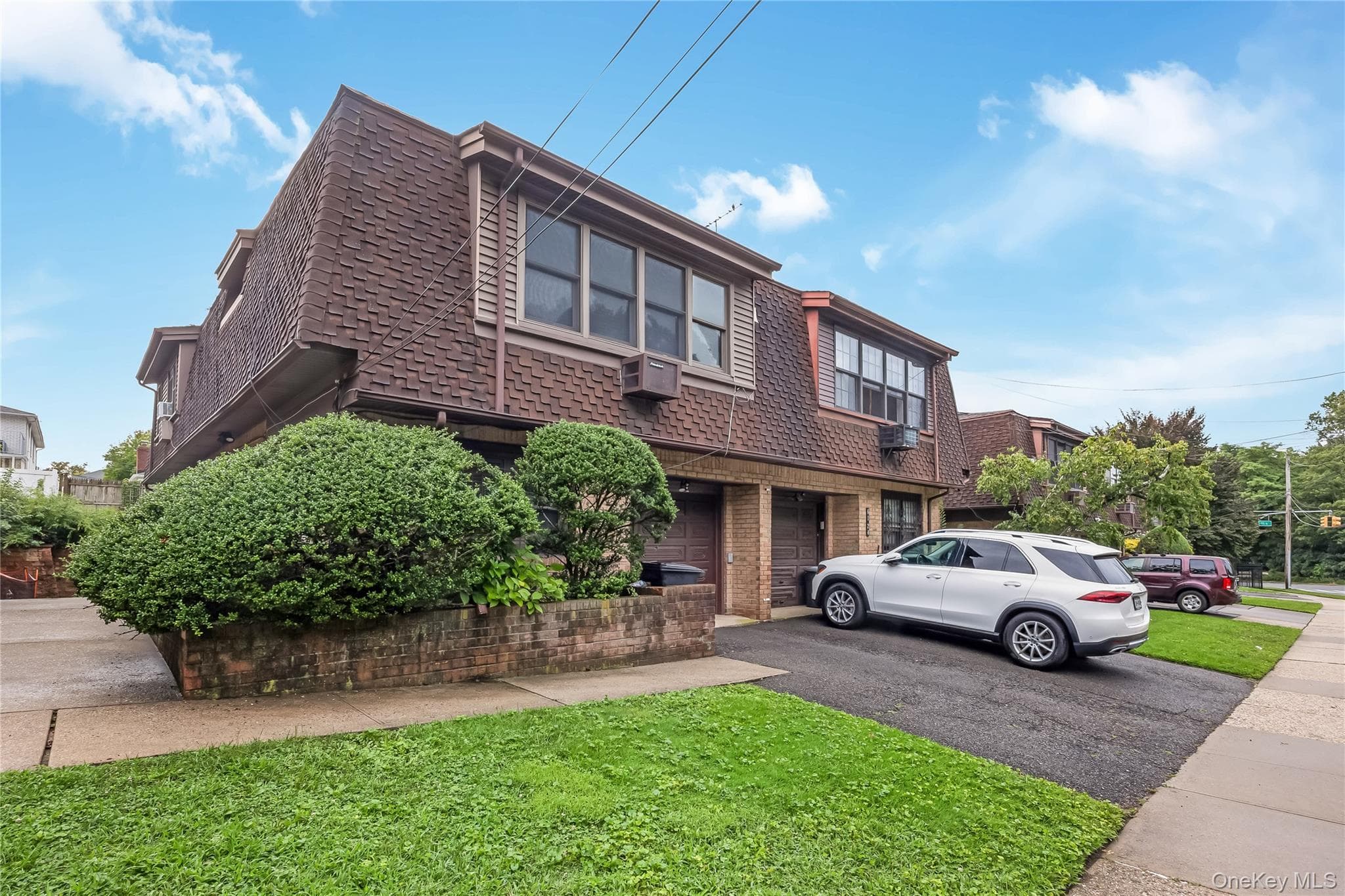 61-26 233rd Street, Oakland Gardens