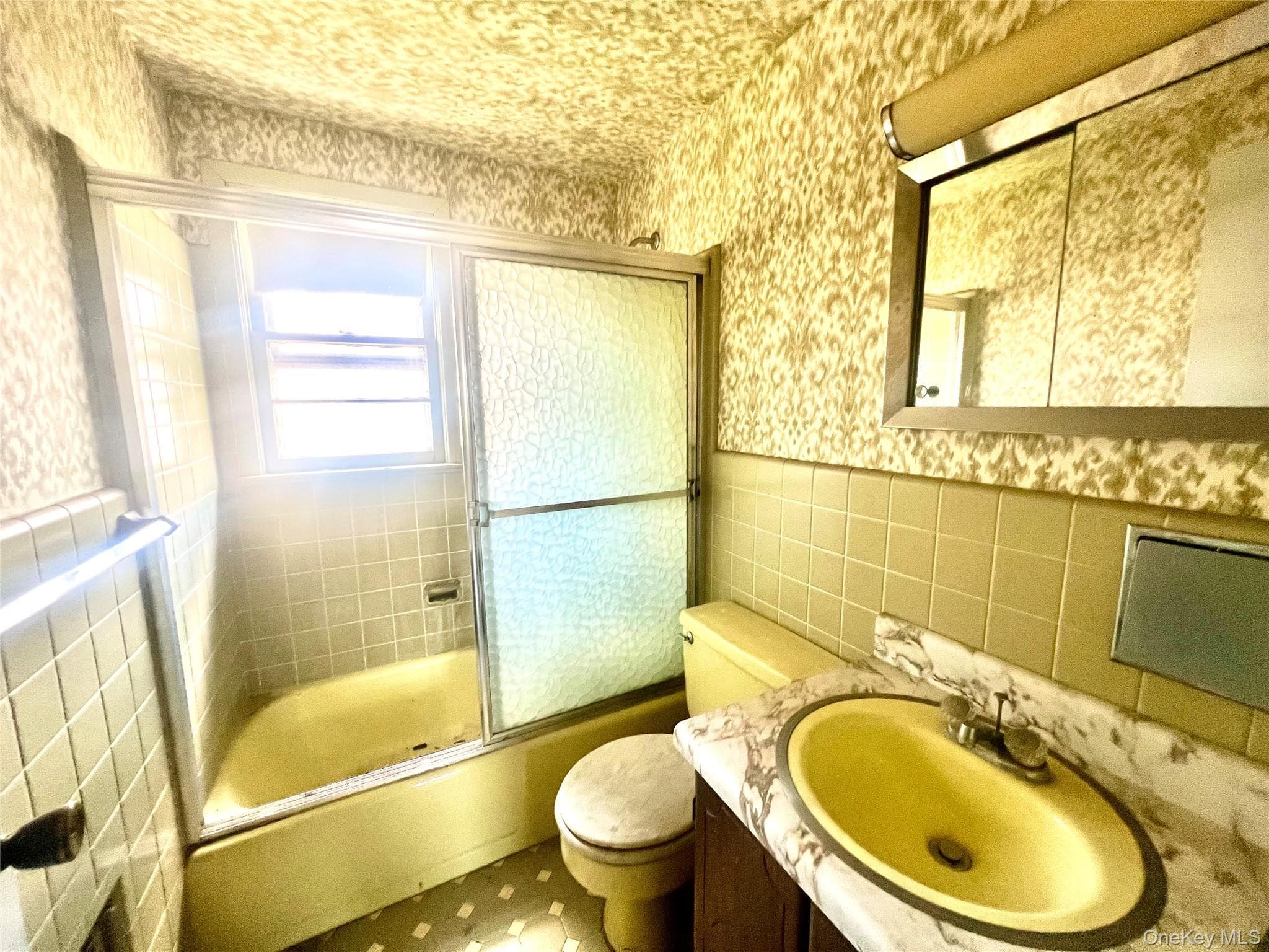 446 Howard Avenue thumbnail 11