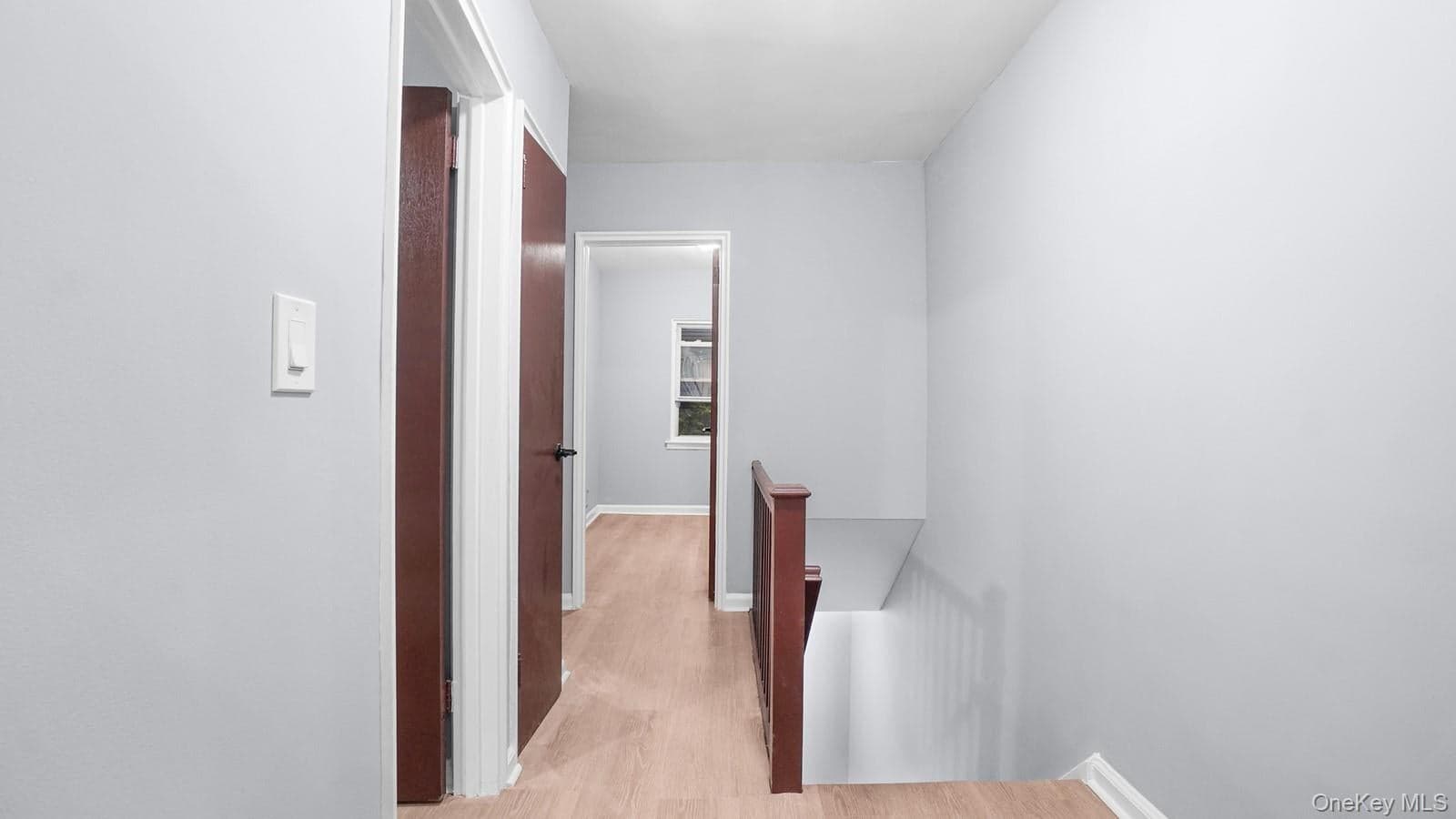 946 E 215th Street thumbnail 14