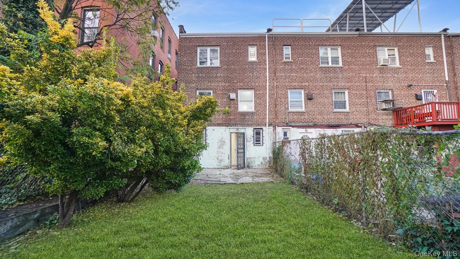 946 E 215th Street thumbnail 24