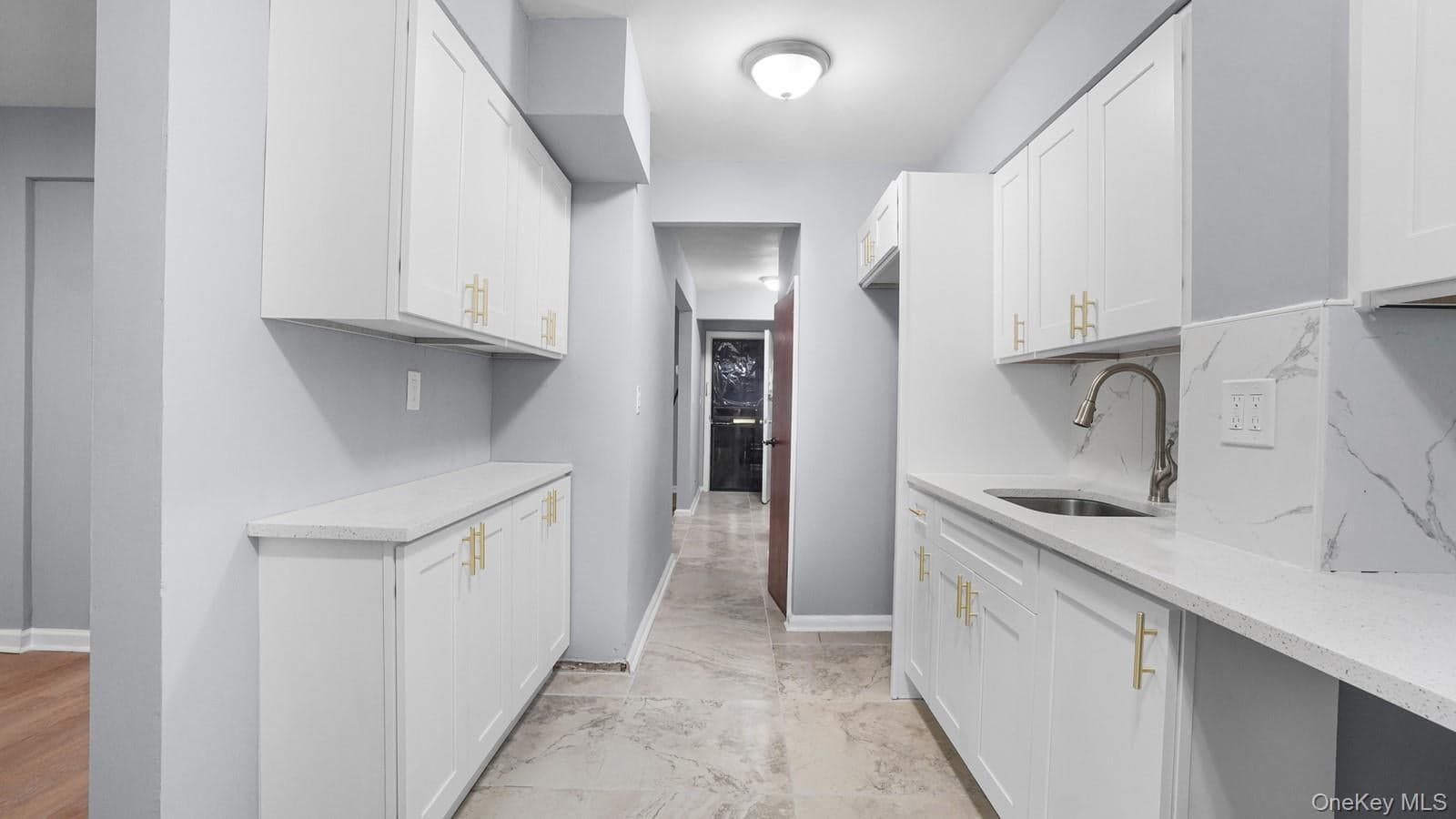 946 E 215th Street thumbnail 12