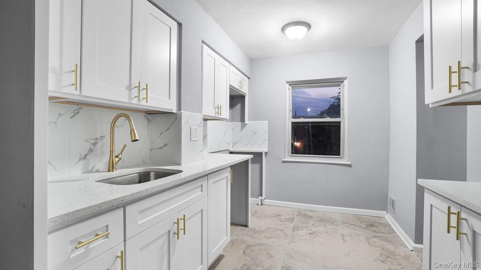 946 E 215th Street thumbnail 11