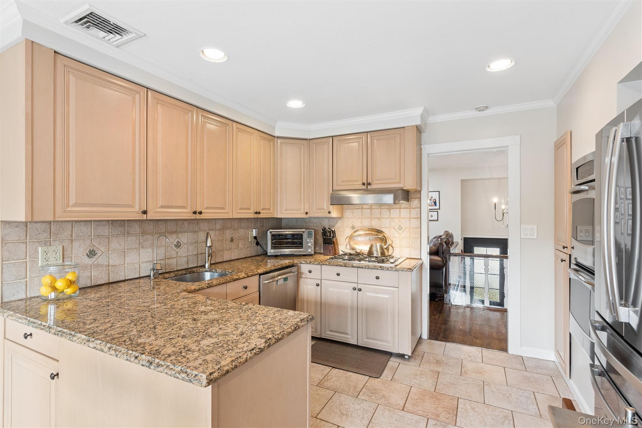 1650 James Street thumbnail 16