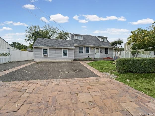 126 Claywood Drive thumbnail 2