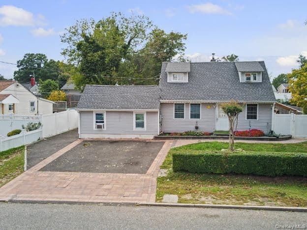 126 Claywood Drive thumbnail 3
