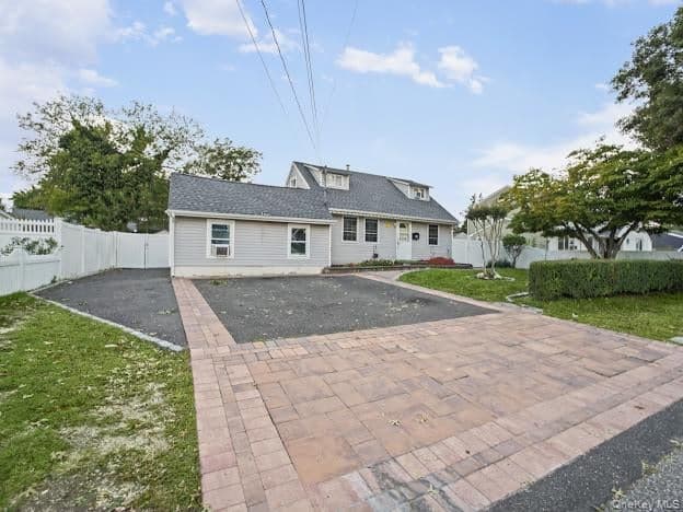126 Claywood Drive photo 1