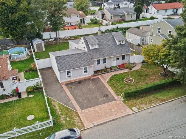 126 Claywood Drive thumbnail 35