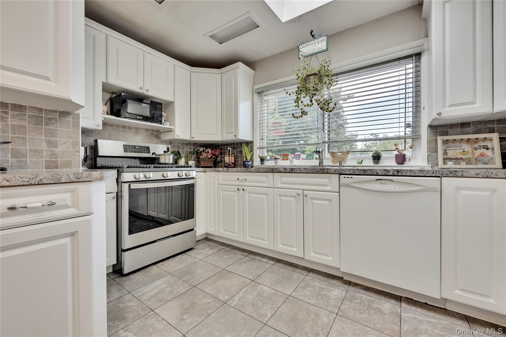 22 Woodmere Boulevard thumbnail 12