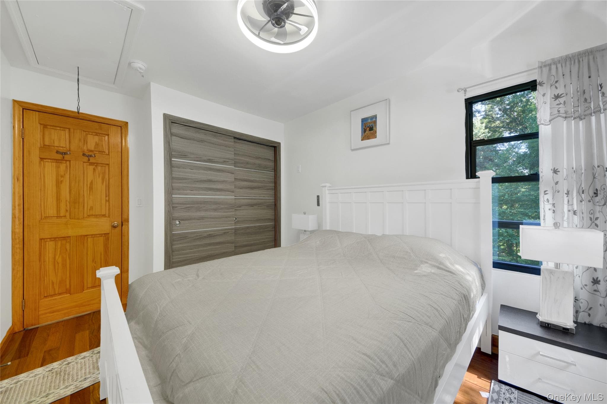 435 Birdsall Drive thumbnail 18