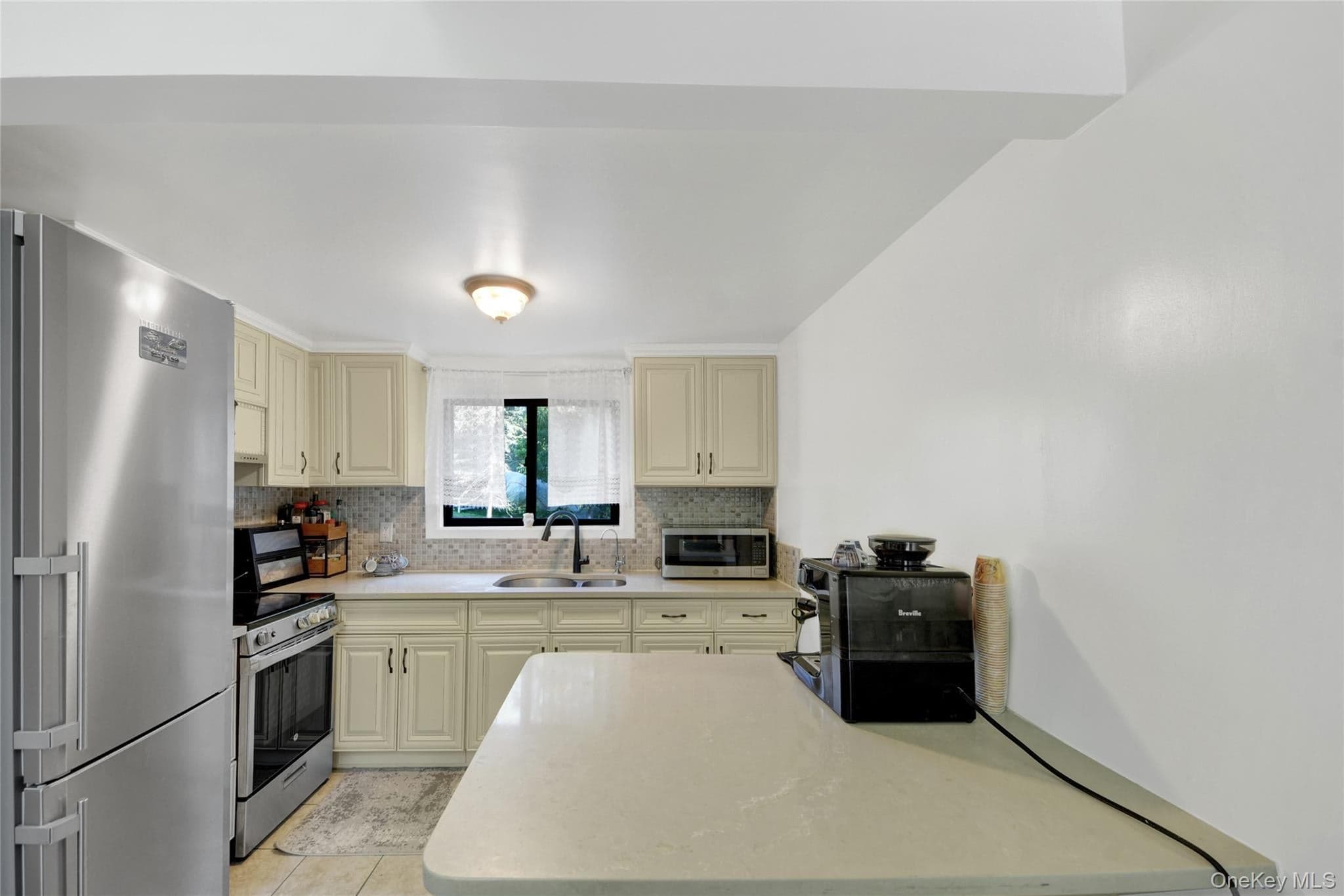435 Birdsall Drive thumbnail 12