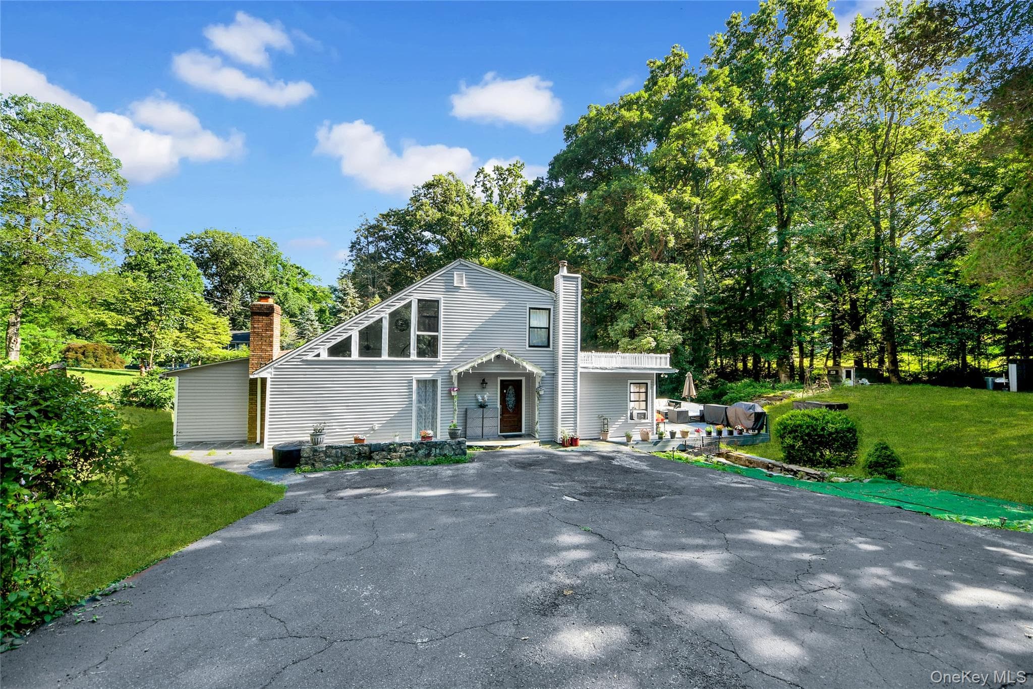 435 Birdsall Drive thumbnail 2