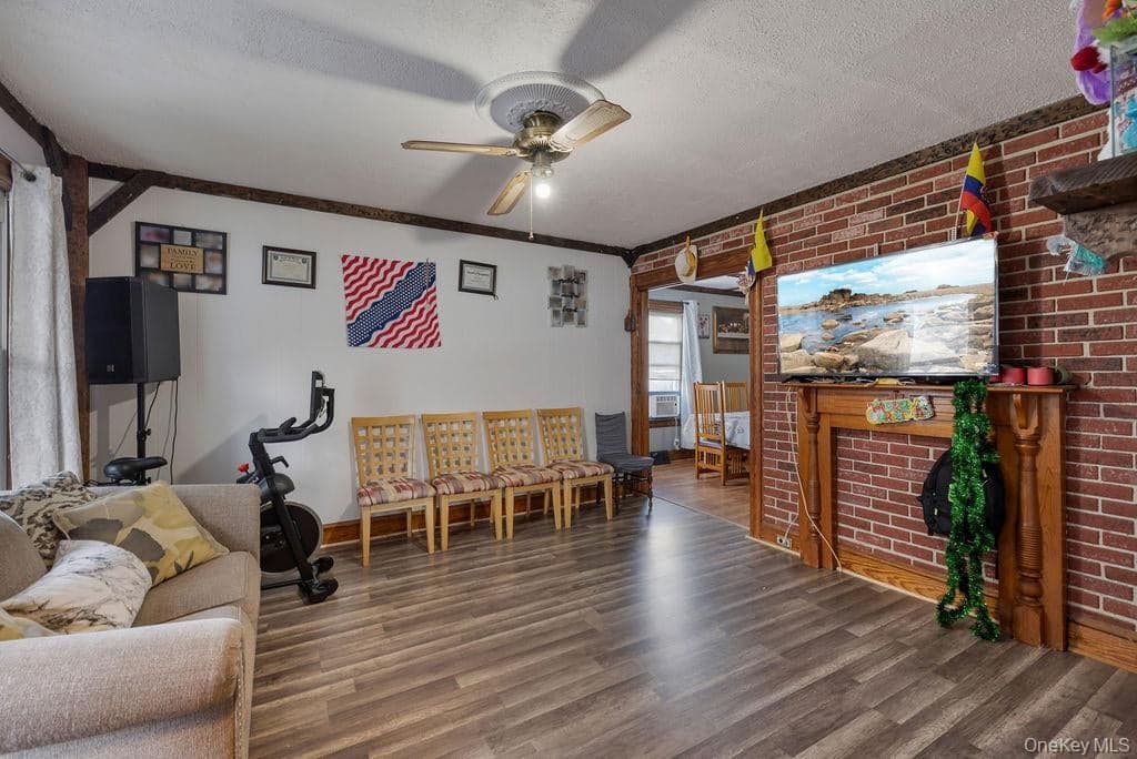 165 Gurnee Avenue thumbnail 5