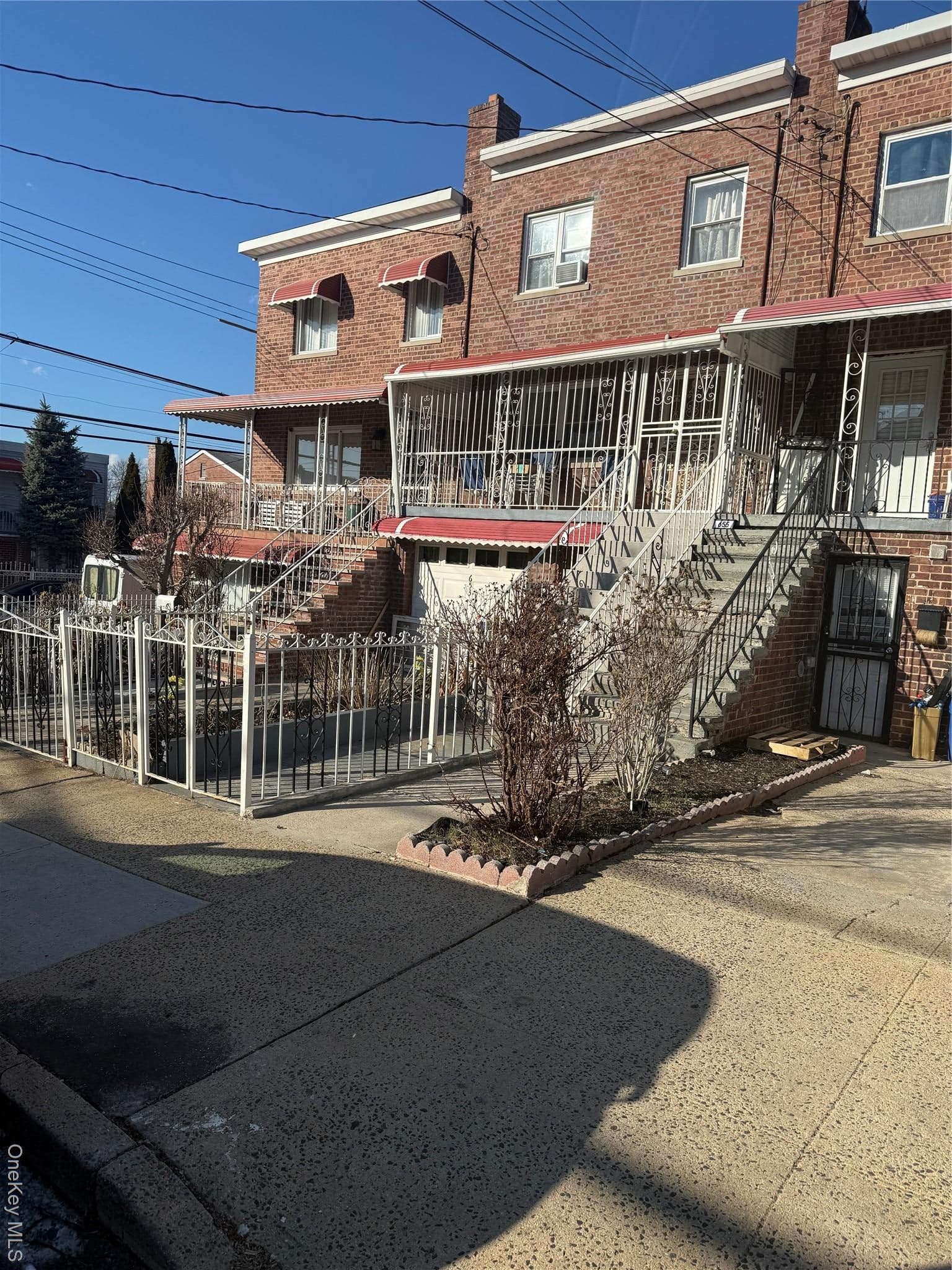 655 E 240th Street thumbnail 2