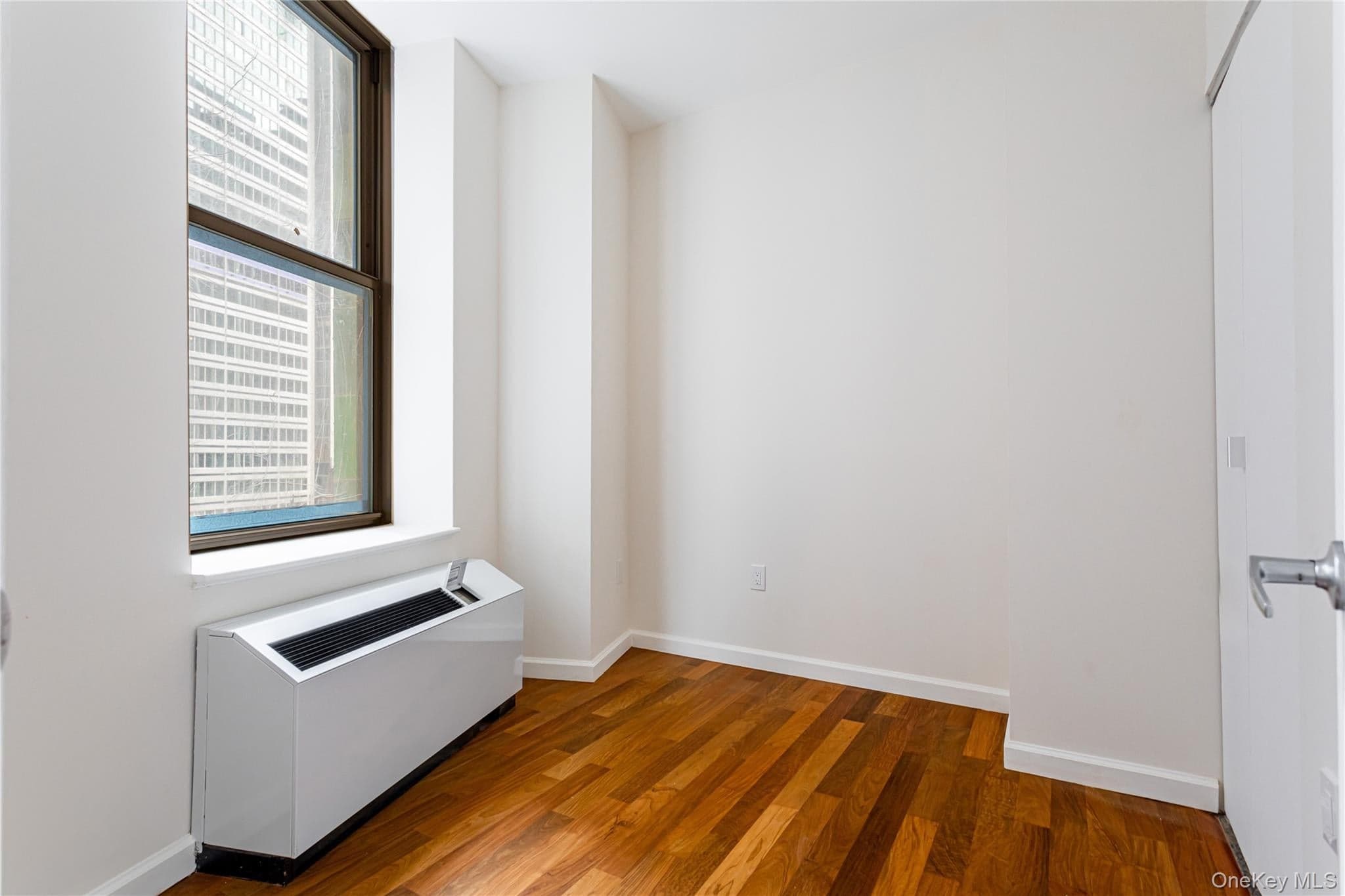 1 Wall Street Court Unit: 605 thumbnail 17