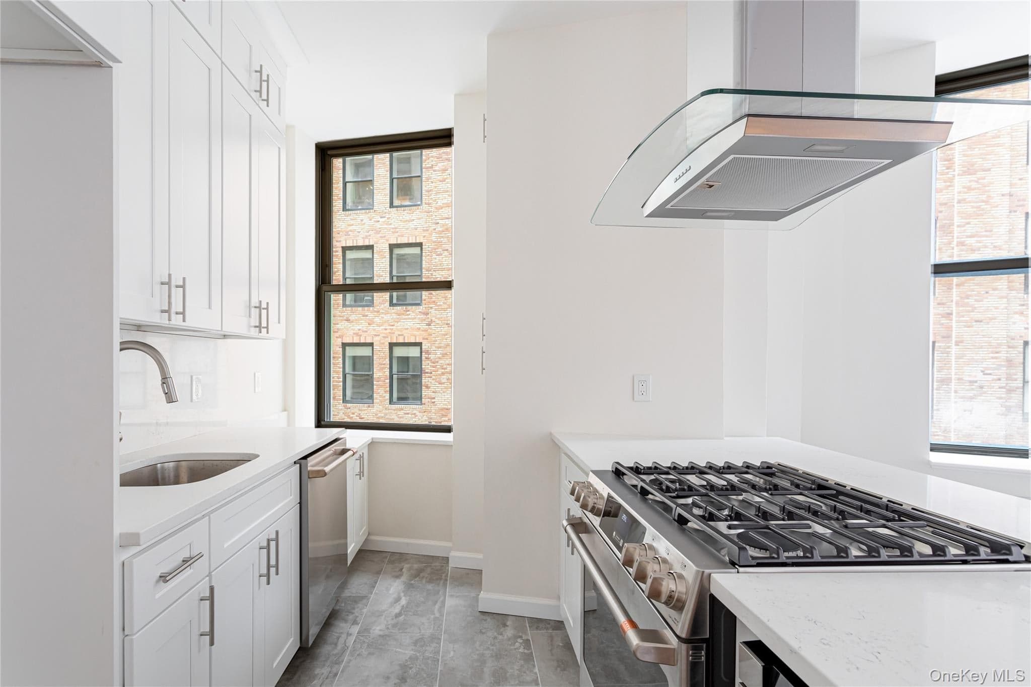 1 Wall Street Court Unit: 605 thumbnail 14
