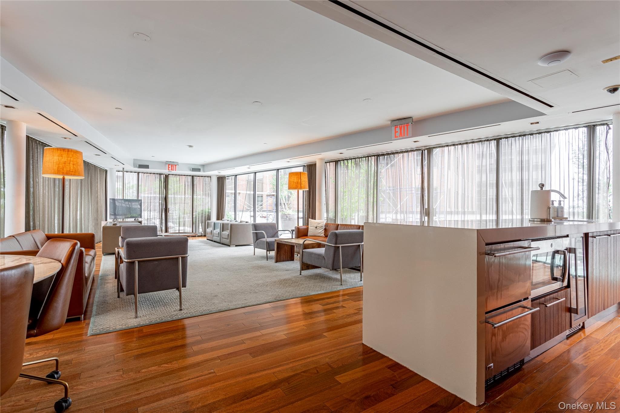 1 Wall Street Court Unit: 605 thumbnail 6
